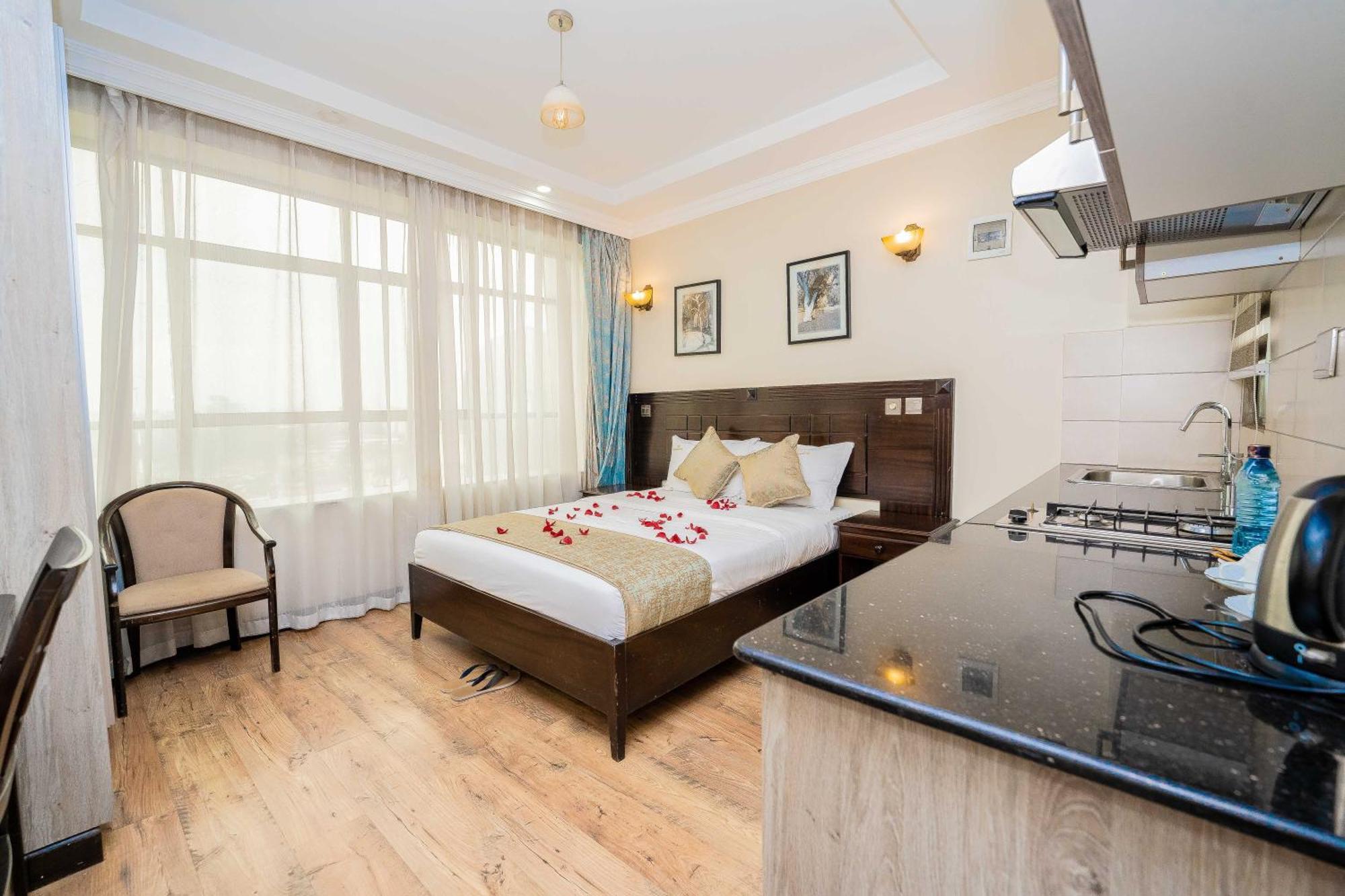 Hemak Suites Hotel Nairobi Exteriör bild