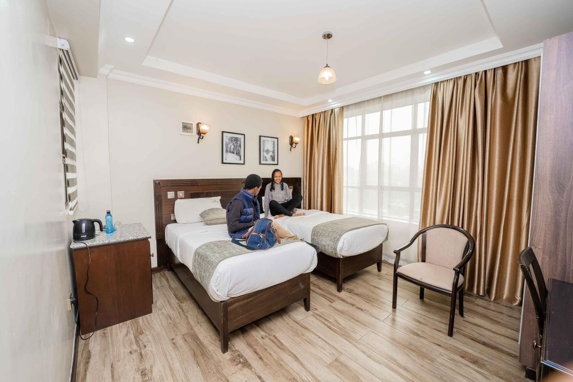 Hemak Suites Hotel Nairobi Exteriör bild