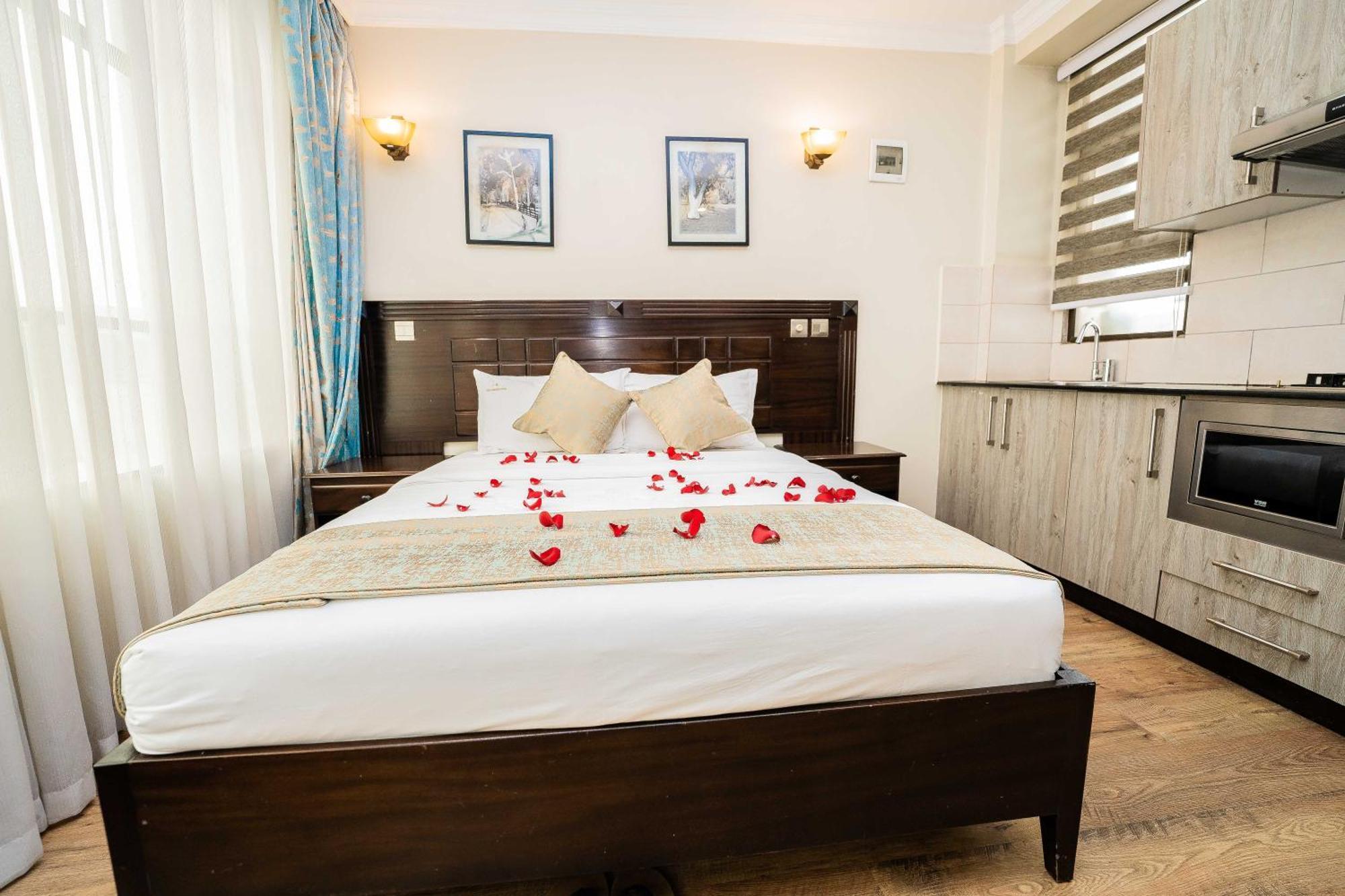 Hemak Suites Hotel Nairobi Exteriör bild