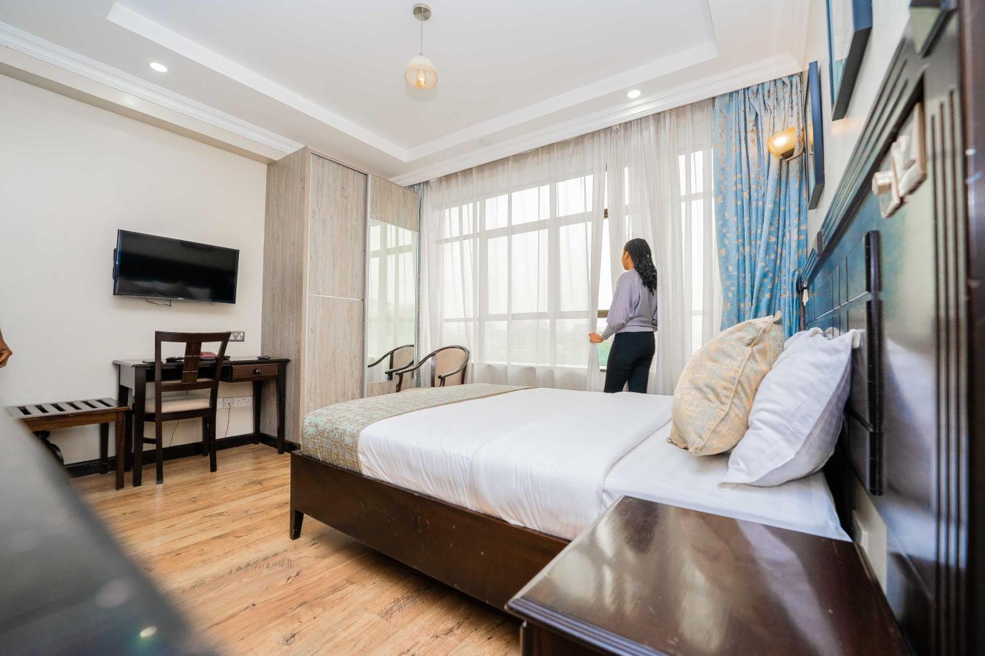 Hemak Suites Hotel Nairobi Exteriör bild