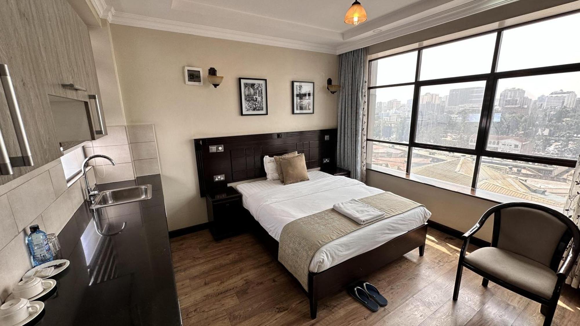 Hemak Suites Hotel Nairobi Exteriör bild