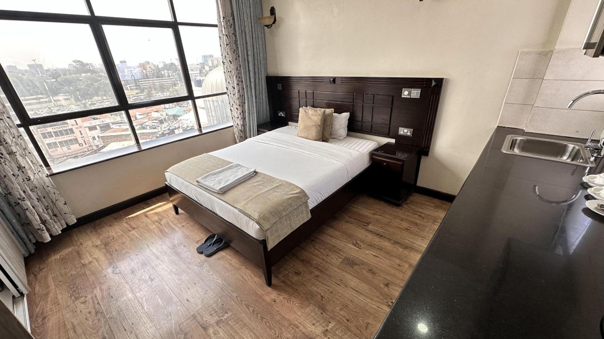 Hemak Suites Hotel Nairobi Exteriör bild