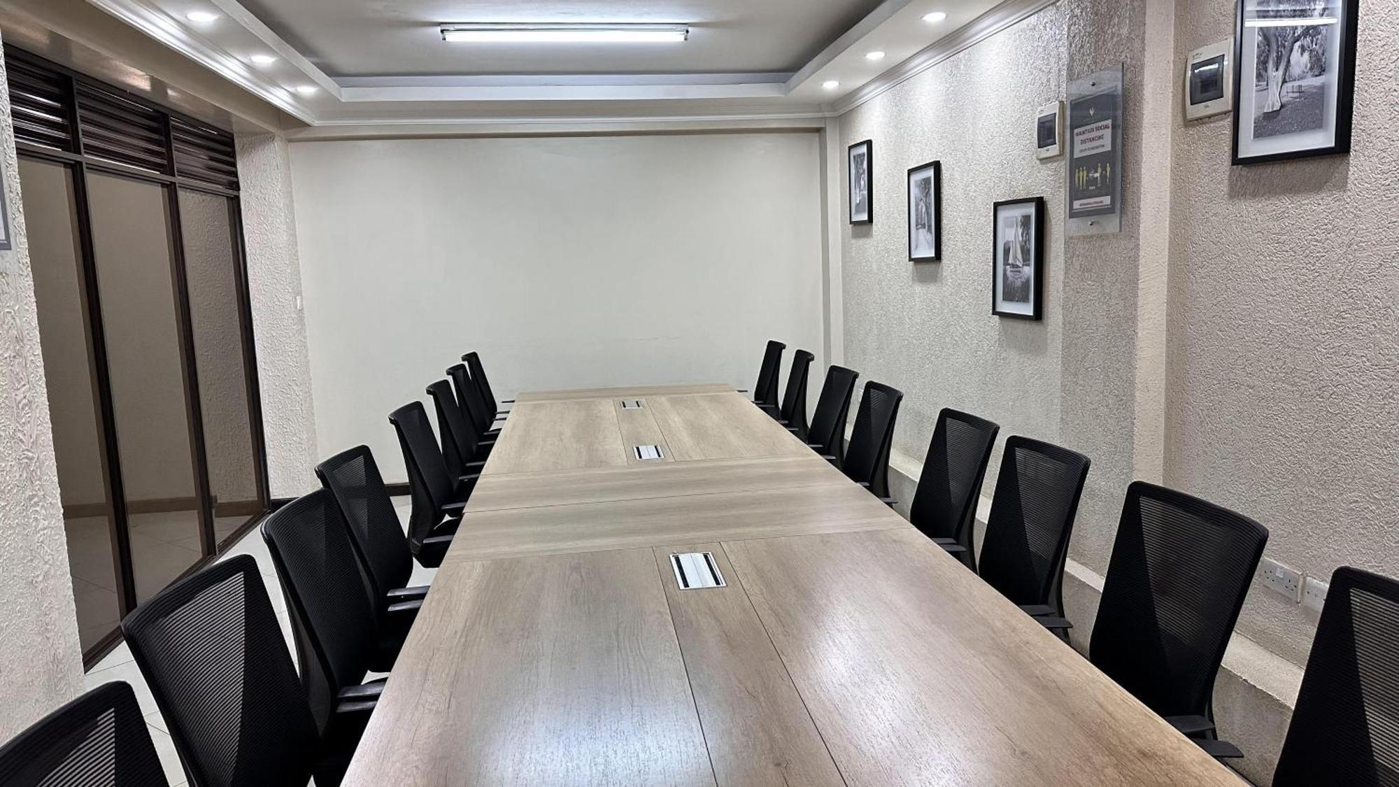 Hemak Suites Hotel Nairobi Exteriör bild